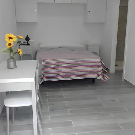 Estudio Central Y Cerca De La Playa * קוניל דה לה פרונטרה